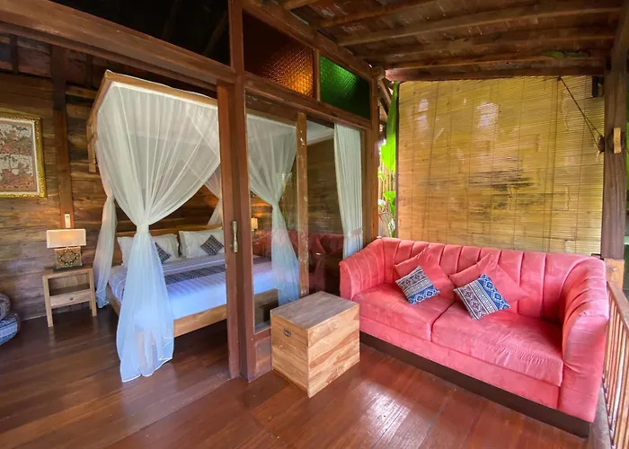 Rumah Lumbung The Wooden House