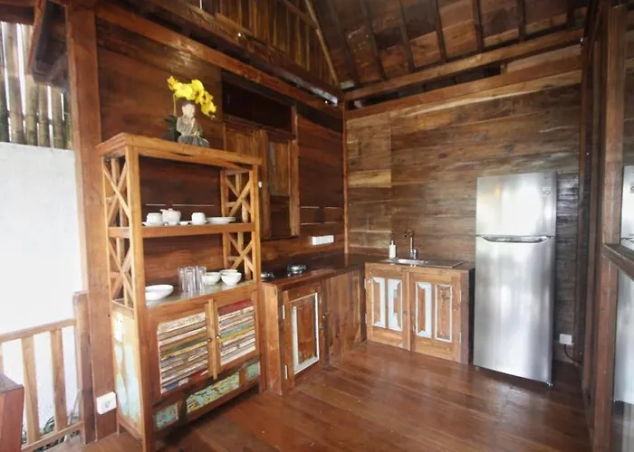 Rumah Lumbung The Wooden House 3*